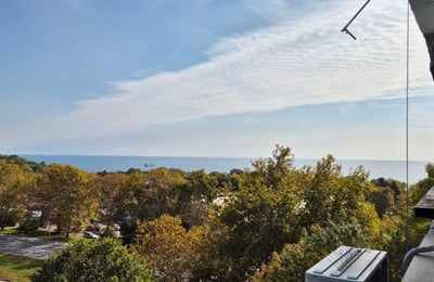 Vermietung einer geräumigen 4-Zimmer-Wohnung mit Meerblick, Stadtteil Chaika, Varna, Bulgarien